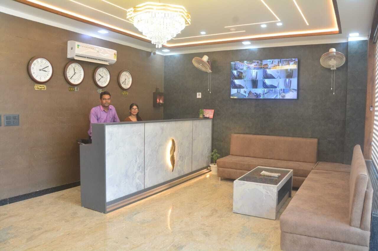 ฝ่ายต้อนรับ