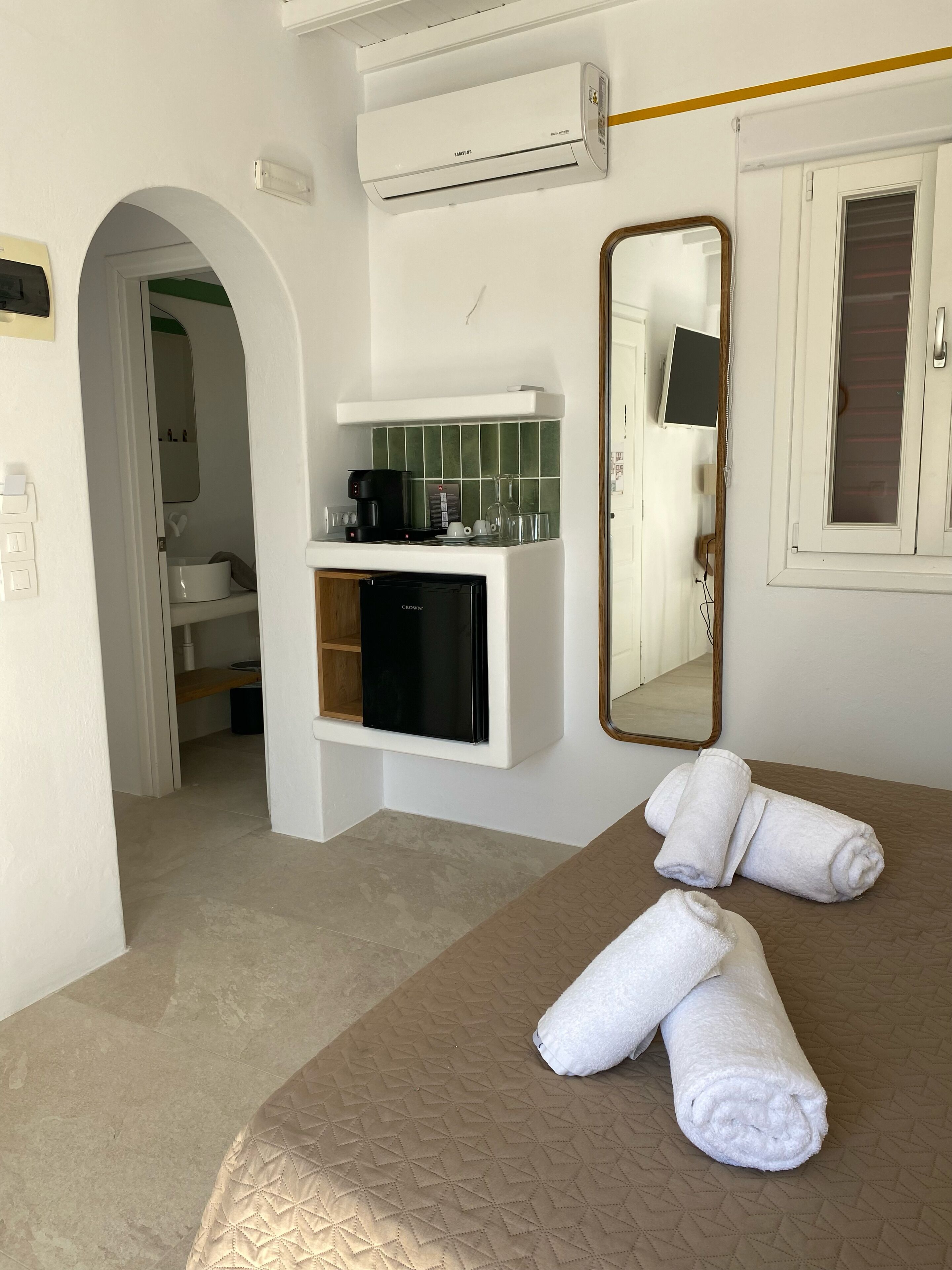 Junior Suite | In-room safe, laptop workspace, blackout drapes, soundproofing