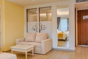 Deluxe Triple Room, Balcony | Free WiFi