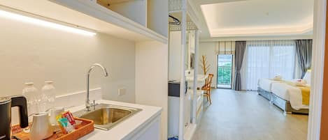 豪華三人房, 露台 | 迷你吧