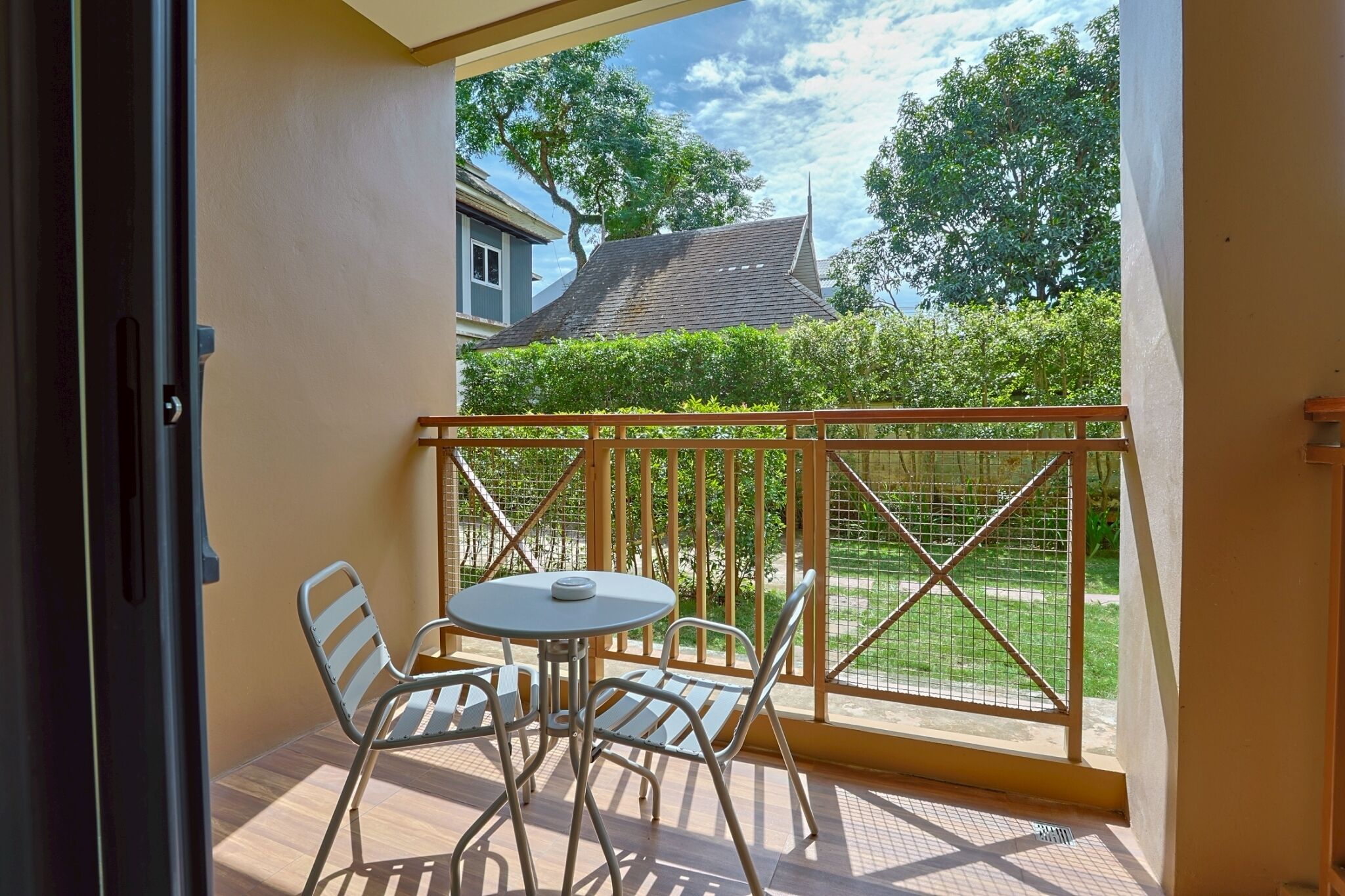 Dobbeltrom – standard | Hageutsikt