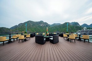 Land view from property - Dragon Premium Cruise (Ha Long)
