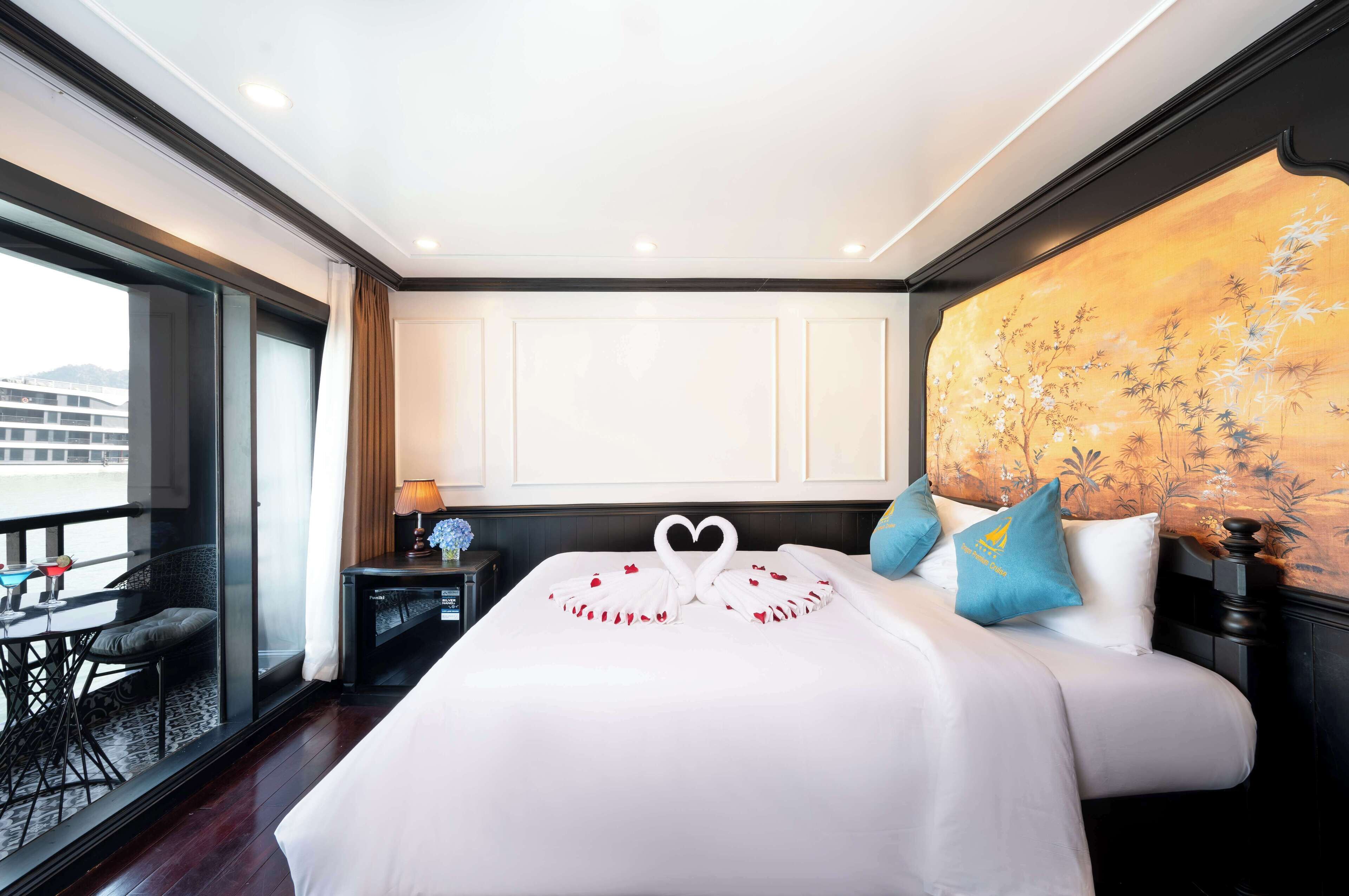 Junior Double or Twin Room, Beach View | Minibar, in-room safe, individually furnished, desk