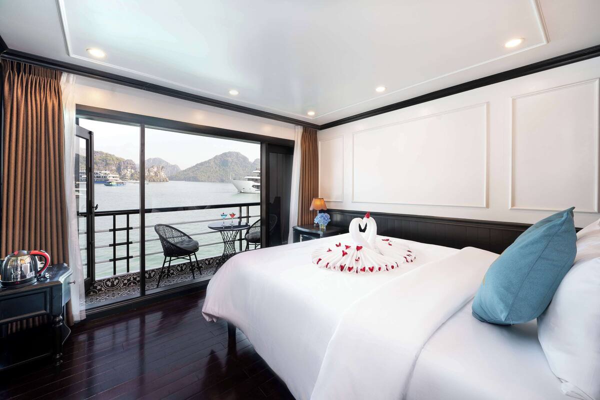 Minibar, in-room safe, desk, blackout curtains