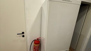 基本公寓 | 私人廚房 | 電冰箱、微波爐、烤箱、爐台