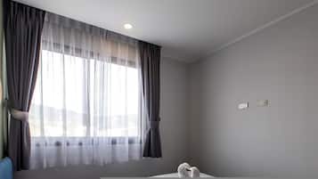 Apartment, Balcony, Mountain View | In-room safe, blackout curtains, iron/ironing board, free WiFi