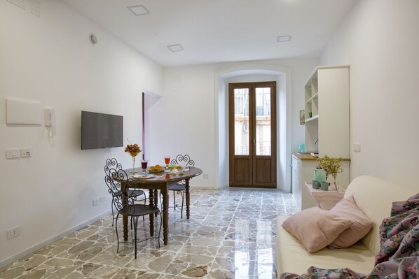 Living area - Donna Isabella by Armerina Sicily Apartment (Piazza Armerina)