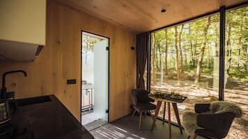 In-room safe, blackout drapes, soundproofing