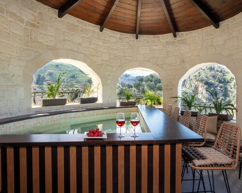 Geroulios Kastro Villas