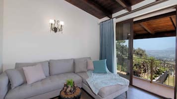 Luxury Villa, 6 Bedrooms, Private Pool, Sea View | Premium bedding, individually decorated, individually furnished