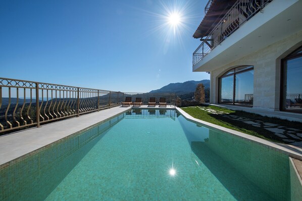 Luxury Villa, 3 Bedrooms, Private Pool, Sea View | Private pool