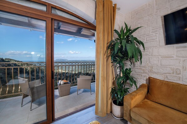 Luxe villa, 3 slaapkamers, privézwembad, uitzicht op zee | Luxe beddengoed, individueel gedecoreerd, individueel gemeubileerd