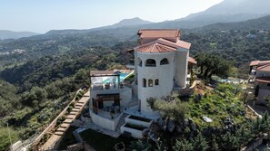 Biệt thự Cao cấp, 3 phòng ngủ, hồ bơi riêng, quang cảnh biển | Bộ đồ giường cao cấp, trang trí khác biệt 