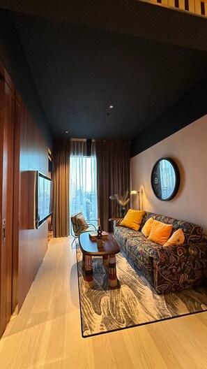 Apartment, 1 Schlafzimmer, barrierefrei, Stadtblick | Wohnbereich