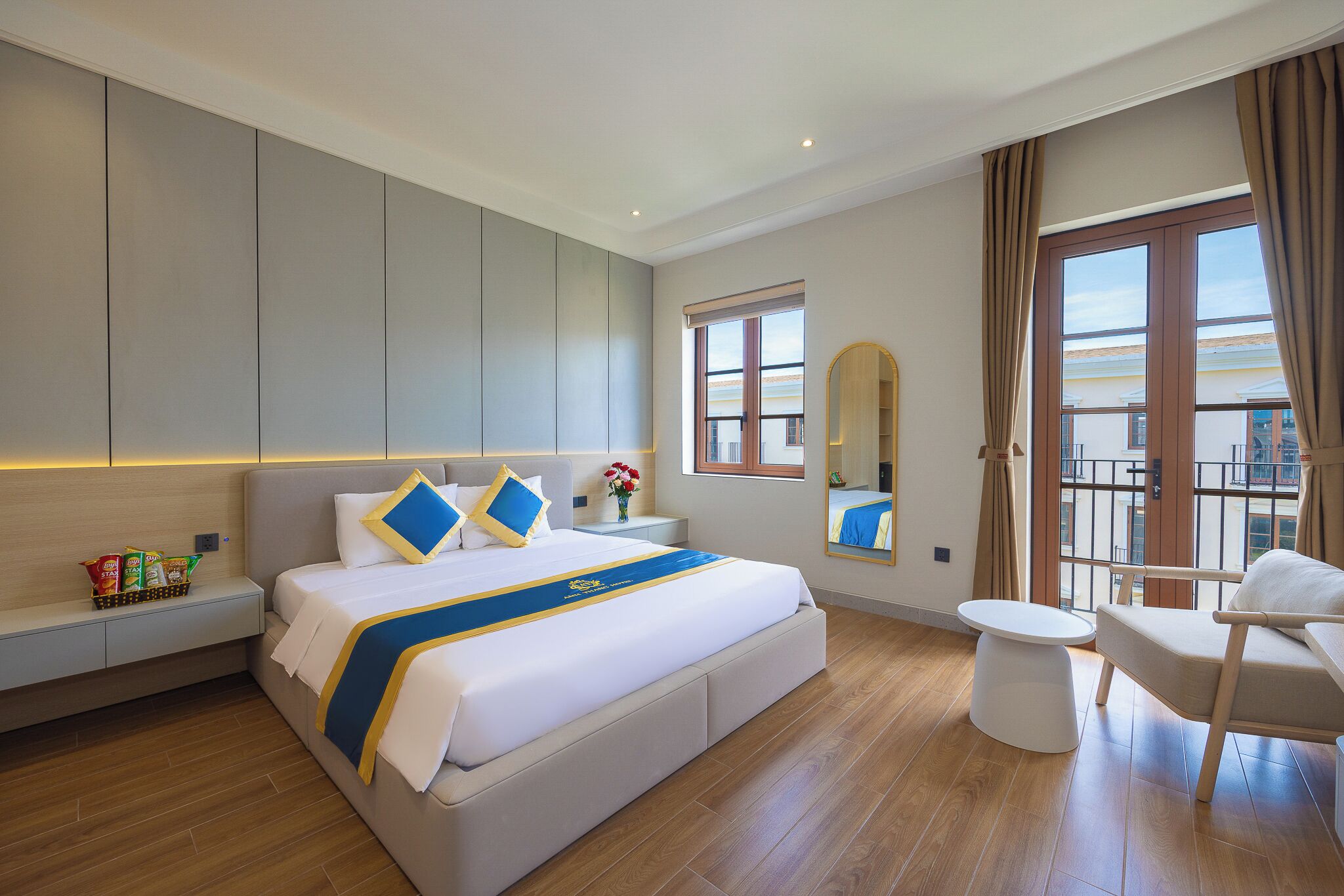 Deluxe Suite, Balcony, City View | Free WiFi