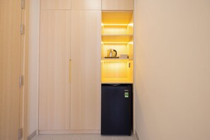 Family Quadruple Room, City View | Mini-refrigerator - Anh Thang Hotel (Phu Quoc)