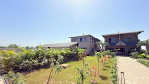 Family Double Room, Balcony | Living area
