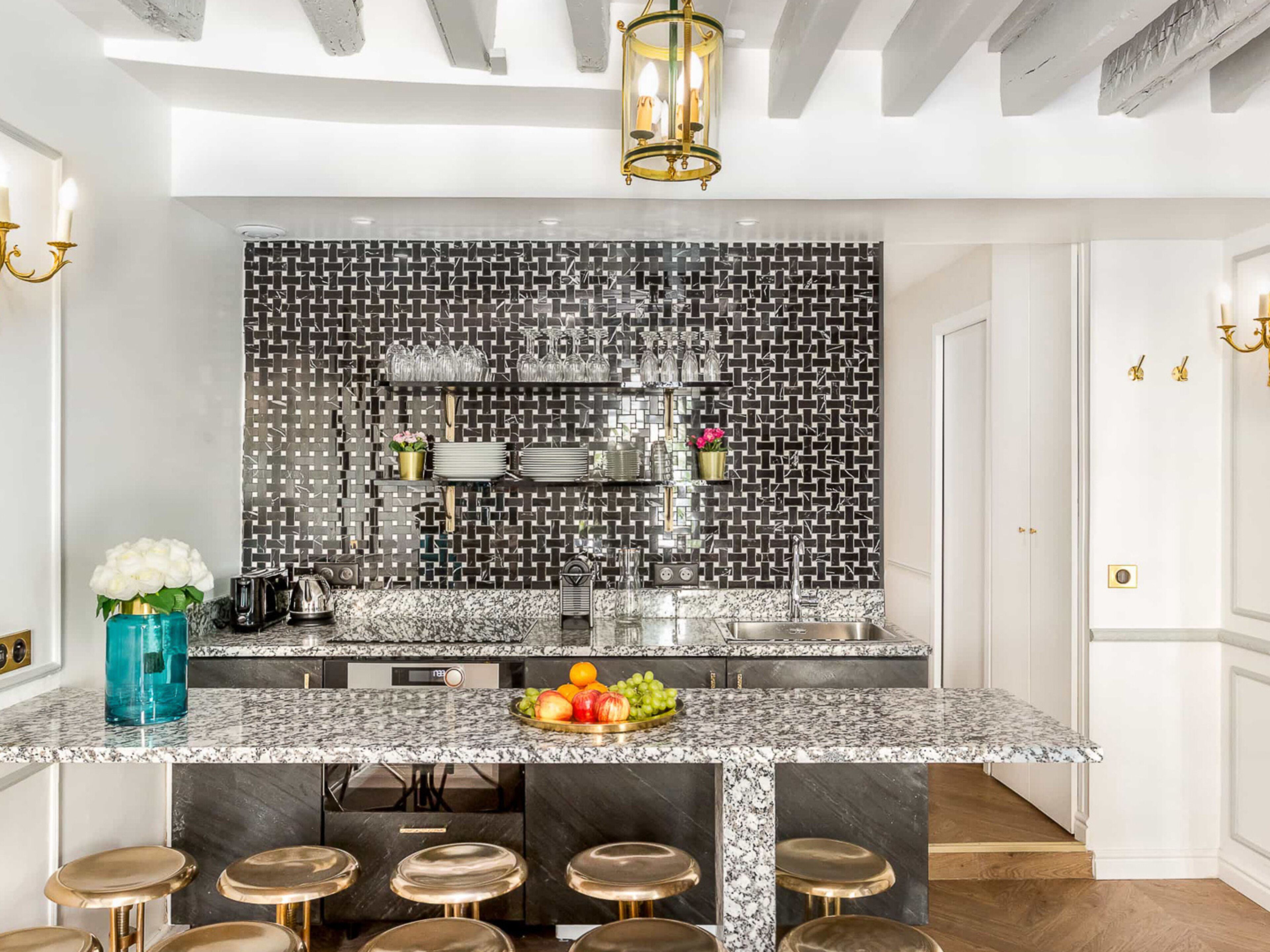 Apartment, City View | Private kitchen | Fridge, microwave, oven, stovetop