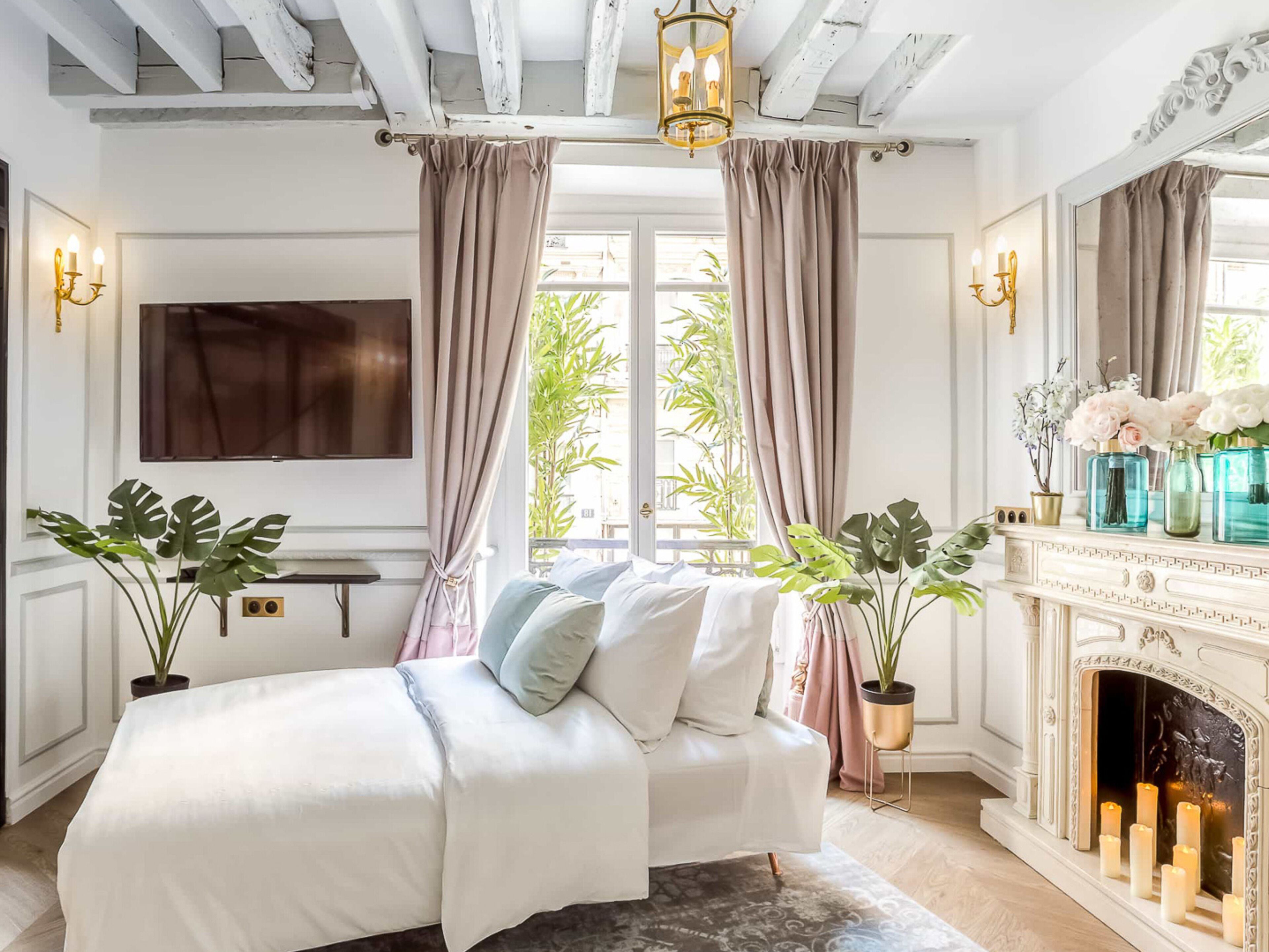 Departamento, vista a la ciudad | Área de sala de estar | Smart TV, Netflix, servicios de streaming y oficina 