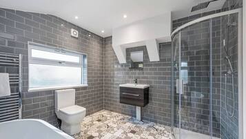 Nhà, 2 phòng ngủ | Phòng tắm