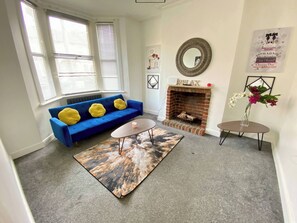 Casa, 2 quartos | Sala de estar