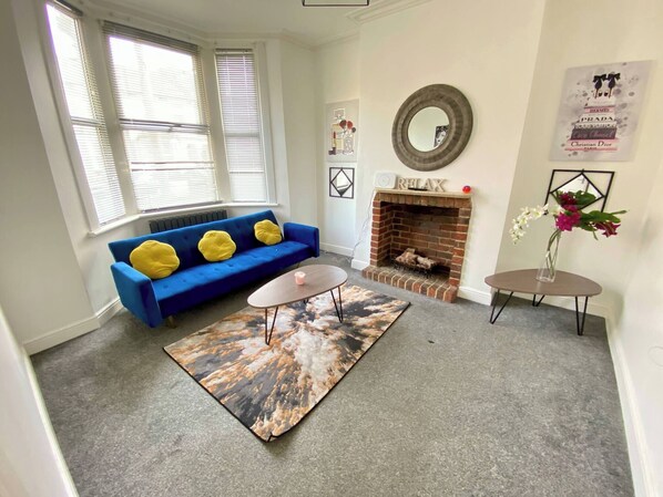 House, 2 Bedrooms | Living room