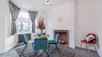 House, 2 Bedrooms | Dining