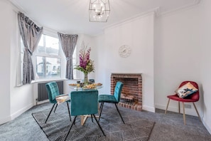 House, 2 Bedrooms | Dining