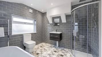 House, 2 Bedrooms | Bathroom