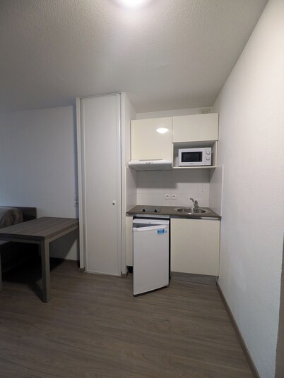 T2 Quartier Bassin à flots, at the foot of the streetcar!