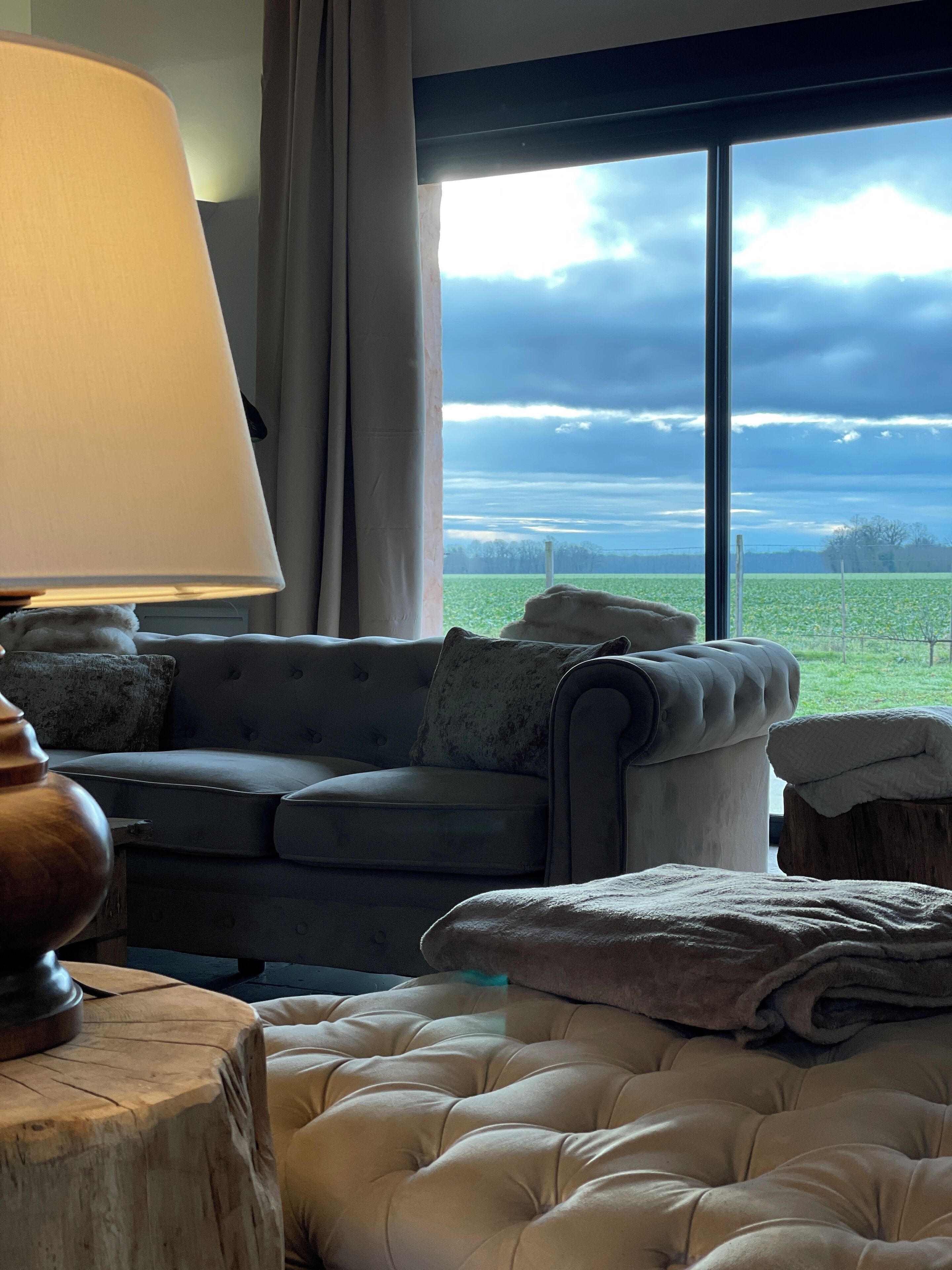 Télévision, cheminée