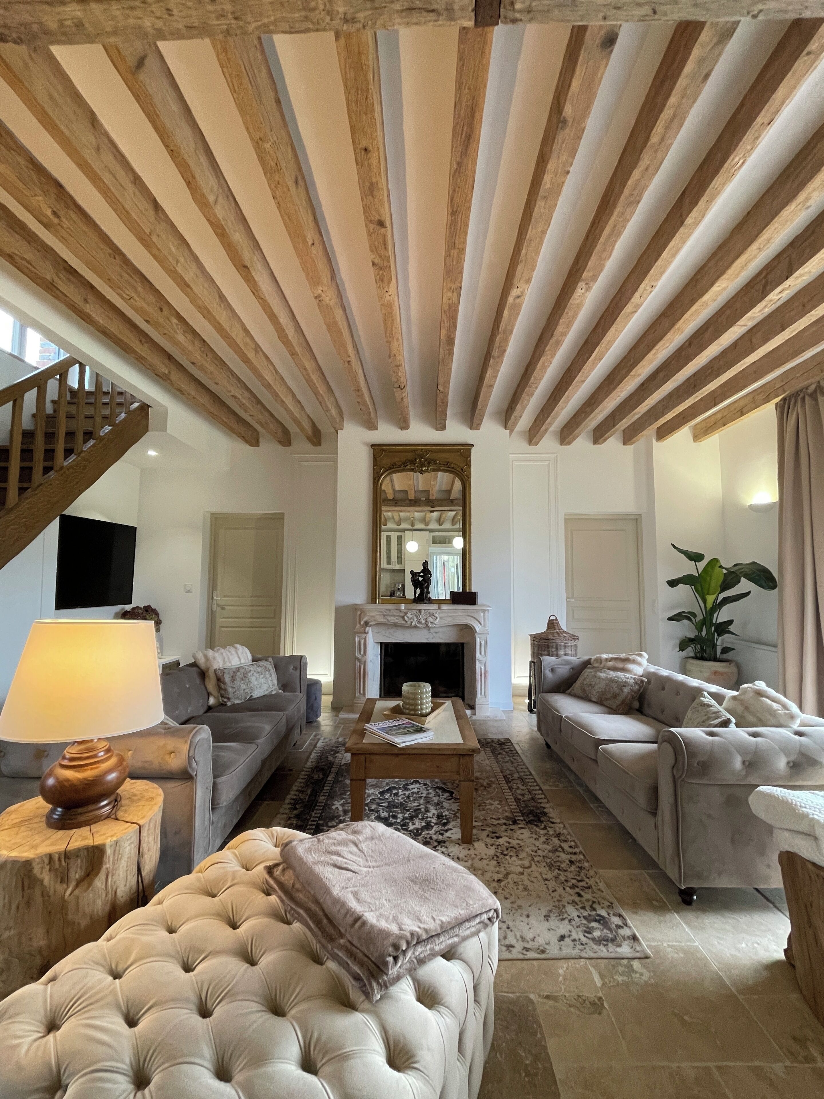 Télévision, cheminée