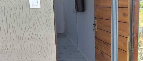 Deluxe Room, City View | Living area