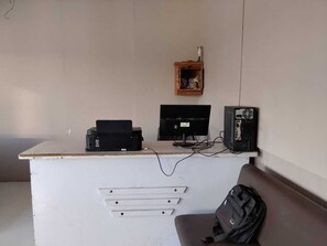 Deluxe Room, City View | Living area - JJ Unity Resort (Rajpipla)