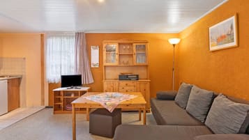 Fernseher, Tischtennisplatte
