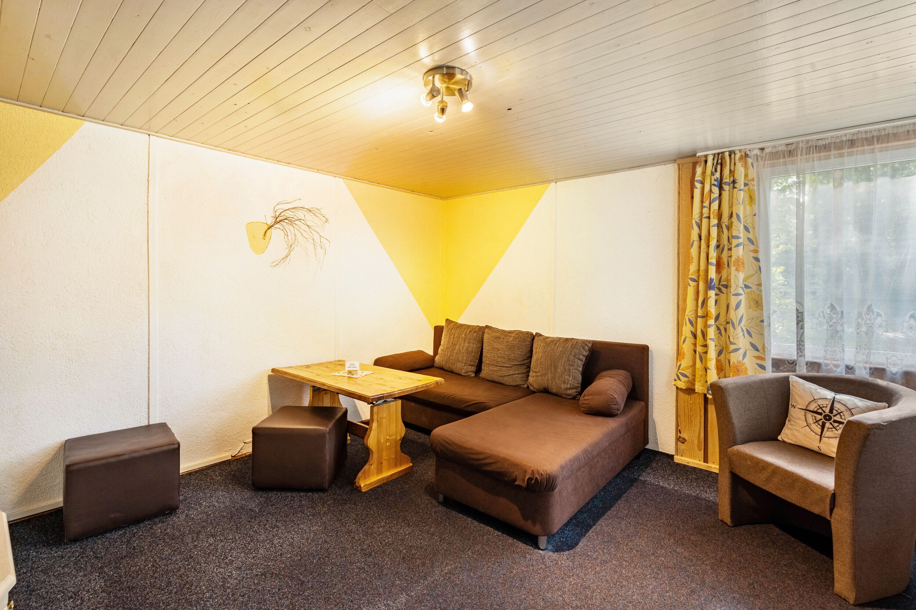 Tv och ett bordtennisbord