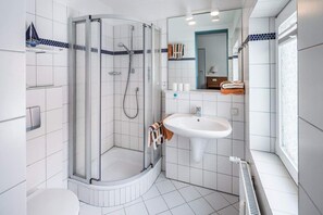 Hair dryer, towels - House Regina Maris Apartment 6 (Norderney)