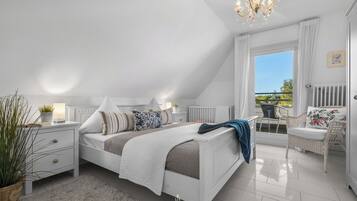 4 bedrooms, iron/ironing board, travel crib, free WiFi