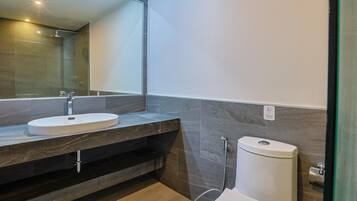 Apartment, Balkon | Badezimmer