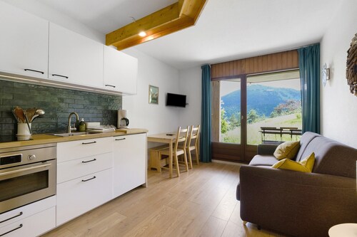 Appartement 'La Canopée - Vue Grand Veymont' avec vue sur la montagne et terrasse privée