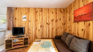 Fernseher, Tischtennisplatte