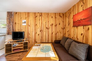 Fernseher, Tischtennisplatte