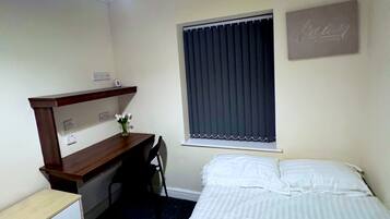 2 soverom, strykejern/-brett, internettilgang og sengetøy