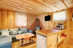 TV, fireplace, ping pong - Bungalow '19 - Finnhütte' with Private Terrace and Shared Garden (Niesky)