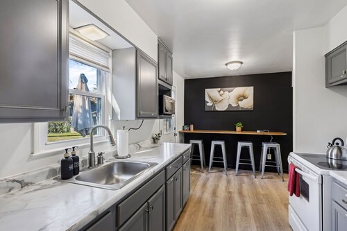 2BR with Private Hot Tub