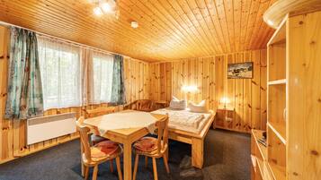 2 bedrooms, bed sheets