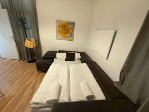 Basic Apartment | Living room - 1BR Plus LR Apt Top Vienna Location (Vienna)