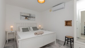 2 chambres, fer et planche à repasser, Wi-Fi gratuit, draps fournis