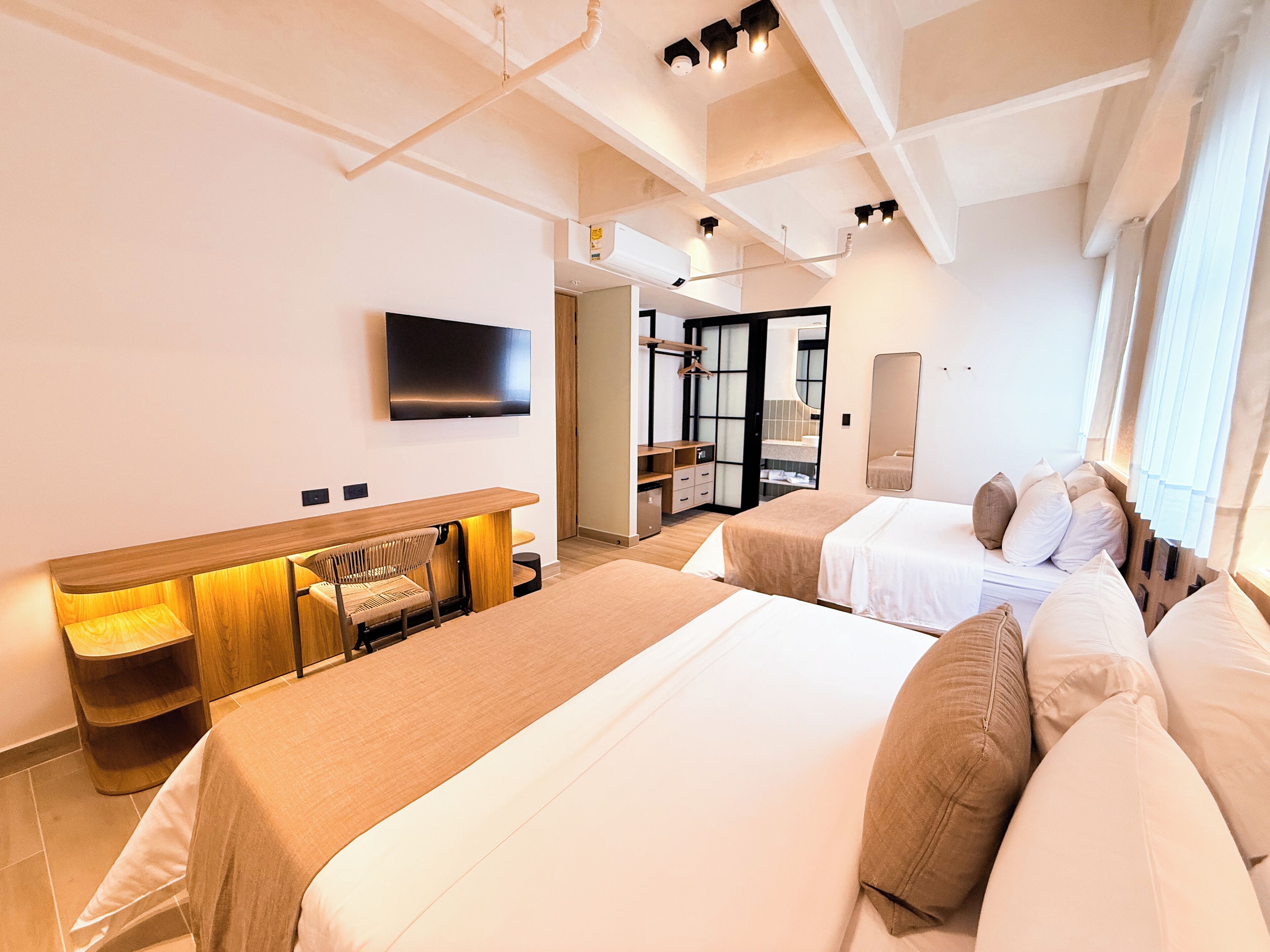 9 bedrooms, iron/ironing board, WiFi, bed sheets