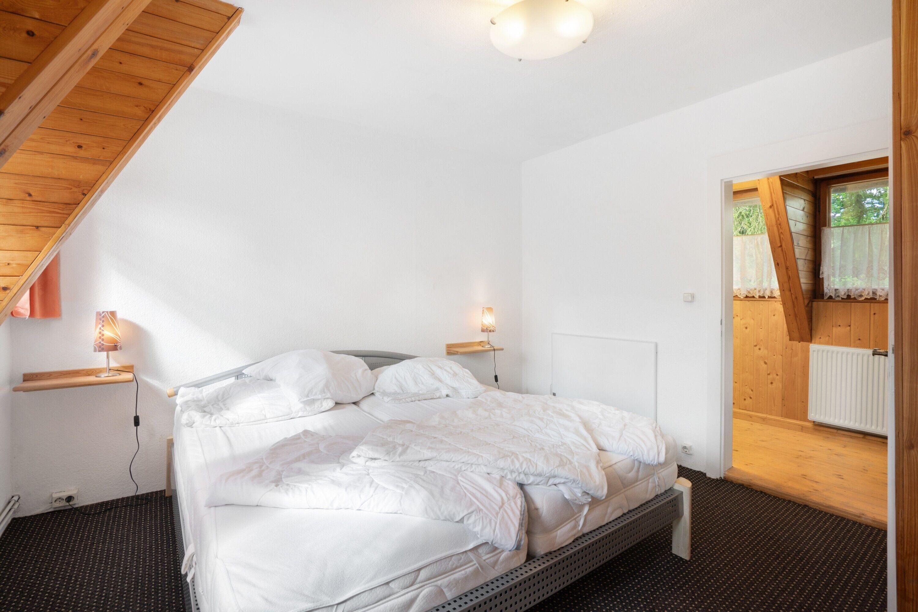 2 bedrooms, bed sheets